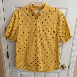 Men’s NWT Old Navy Yellow Short-Sleeve Button-Down shirt Cactus Print. Size XL